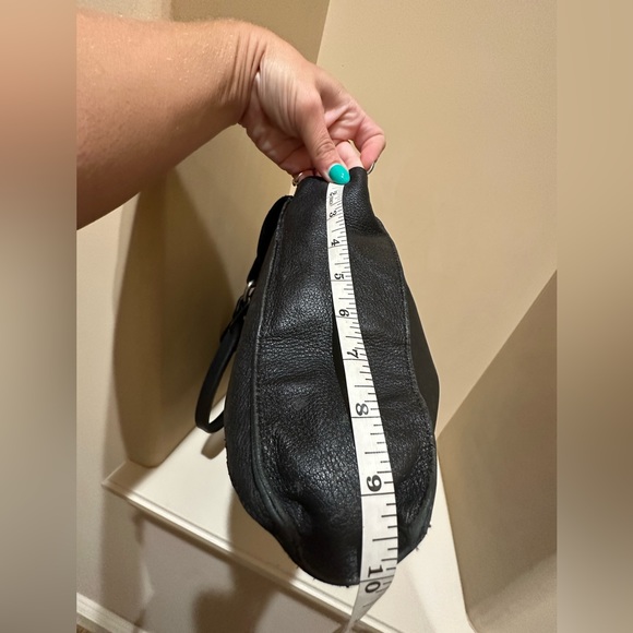 Vintage Fendi Hobo Style Leather Zip top Bag - Picture 9 of 15